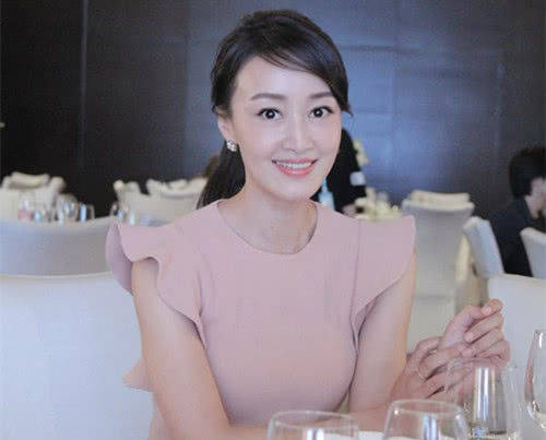 演員鐘小艾的成長之路，如何學(xué)習(xí)表演藝術(shù)成為優(yōu)秀演員？