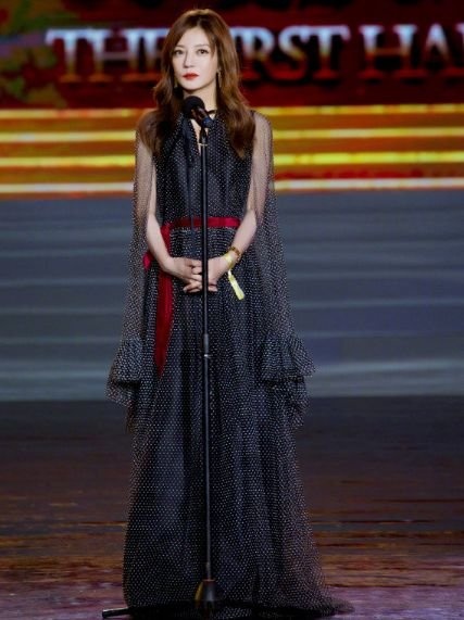 趙薇的最新動(dòng)態(tài)，星光熠熠，勵(lì)志自信的力量展現(xiàn)