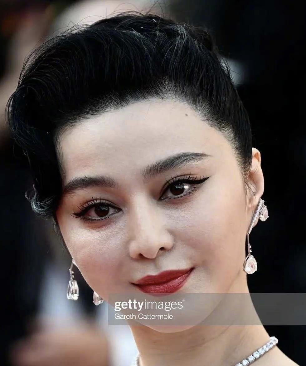 范冰冰最新電影時代之光下的璀璨明珠名稱曝光