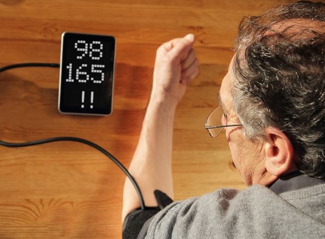 高血壓正常值新標(biāo)準(zhǔn)發(fā)布,高血壓正常值新標(biāo)準(zhǔn)發(fā)布——智能健康科技重塑生活新篇章