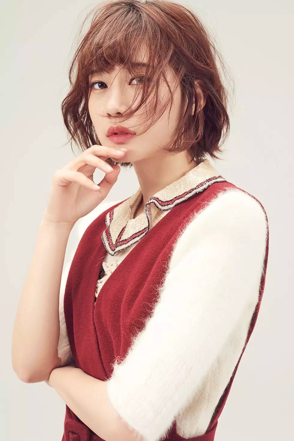 緋演員，從舞臺暗影走向人生光芒的旅程