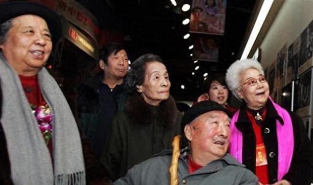 哭也不流淚完整演員表