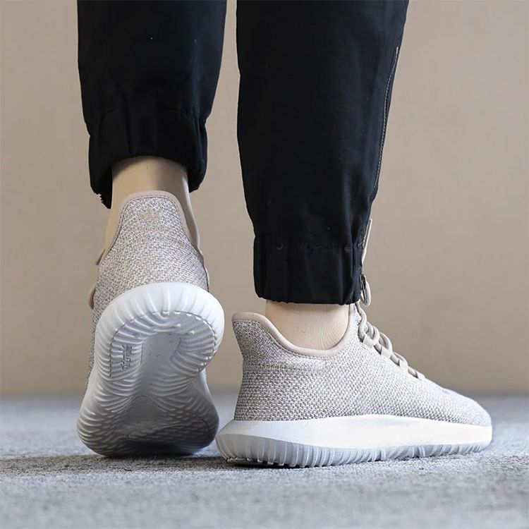 椰子鞋最新款,椰子鞋最新款制作步驟指南(適合初學(xué)者與進(jìn)階用戶)