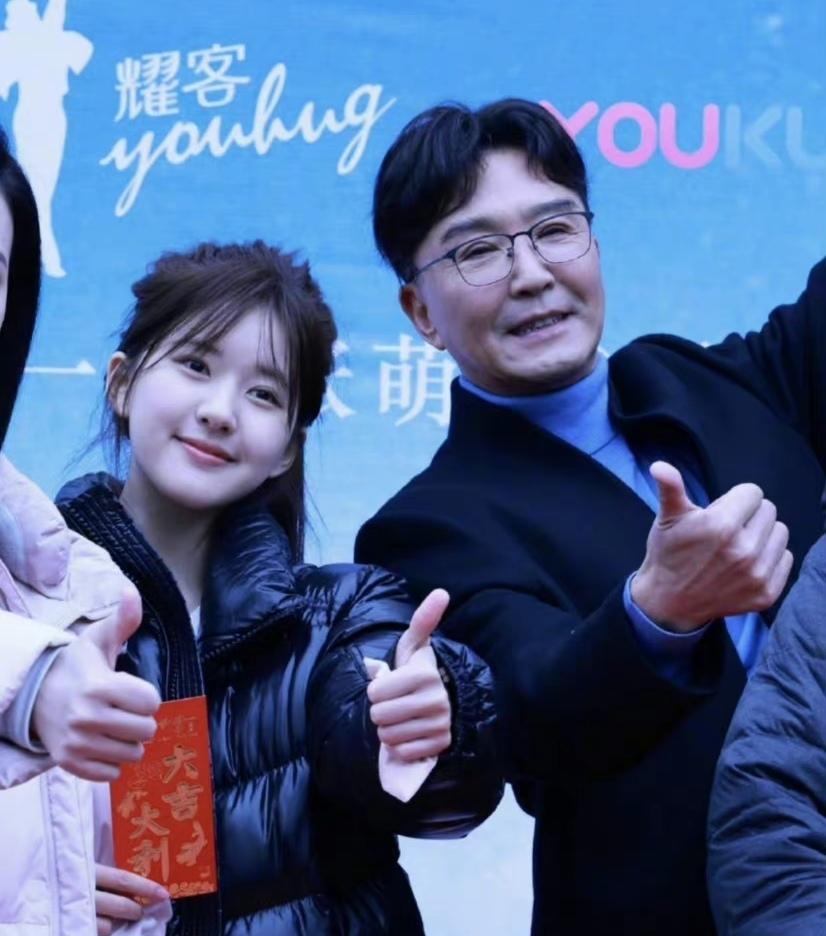 明星整容背后的故事與友情力量揭秘