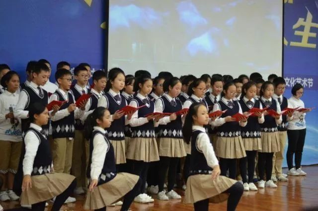 班級(jí)朗誦比賽隊(duì)形與心靈的自然之旅探索