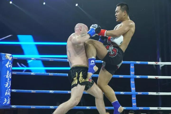 武林風(fēng)謝雷熱血賽場(chǎng)上的溫情故事與最新賽事報(bào)道