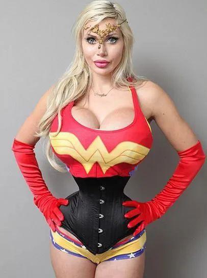 大胸動漫女形象繪制指南與技巧