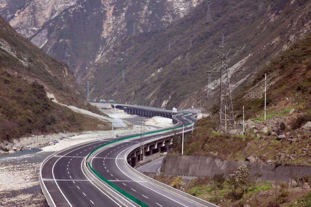 阿壩州最新路況信息及自然美景探索之旅