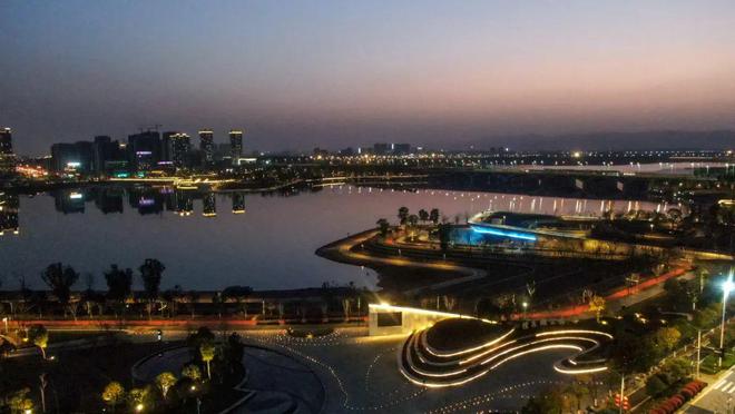 儒樂湖新城最新動態(tài)與小巷深處的獨特風(fēng)味探秘