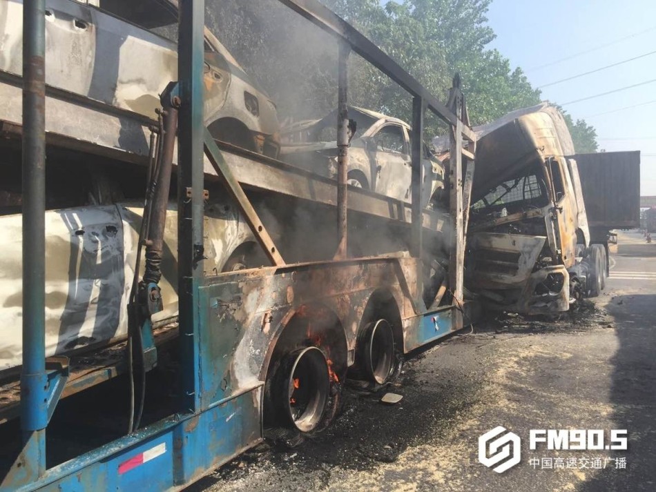 京港澳高速長沙段車禍背后的故事與巷弄美食秘境探秘