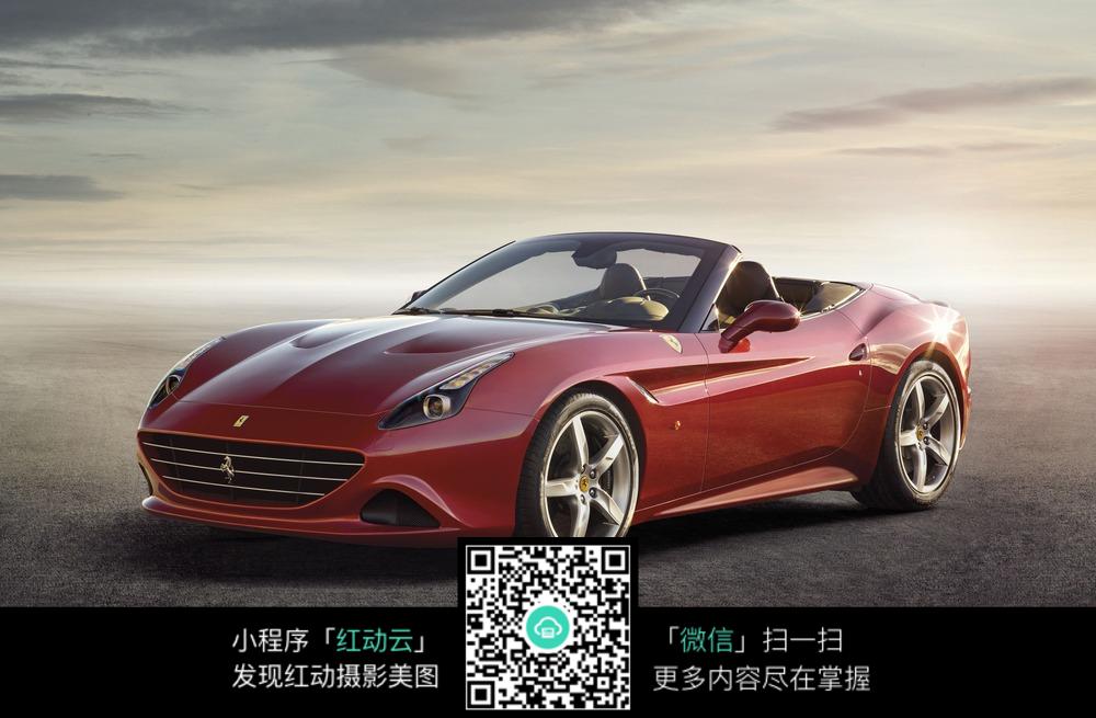 法拉利最新跑車與自然美景的旅行探索圖片集