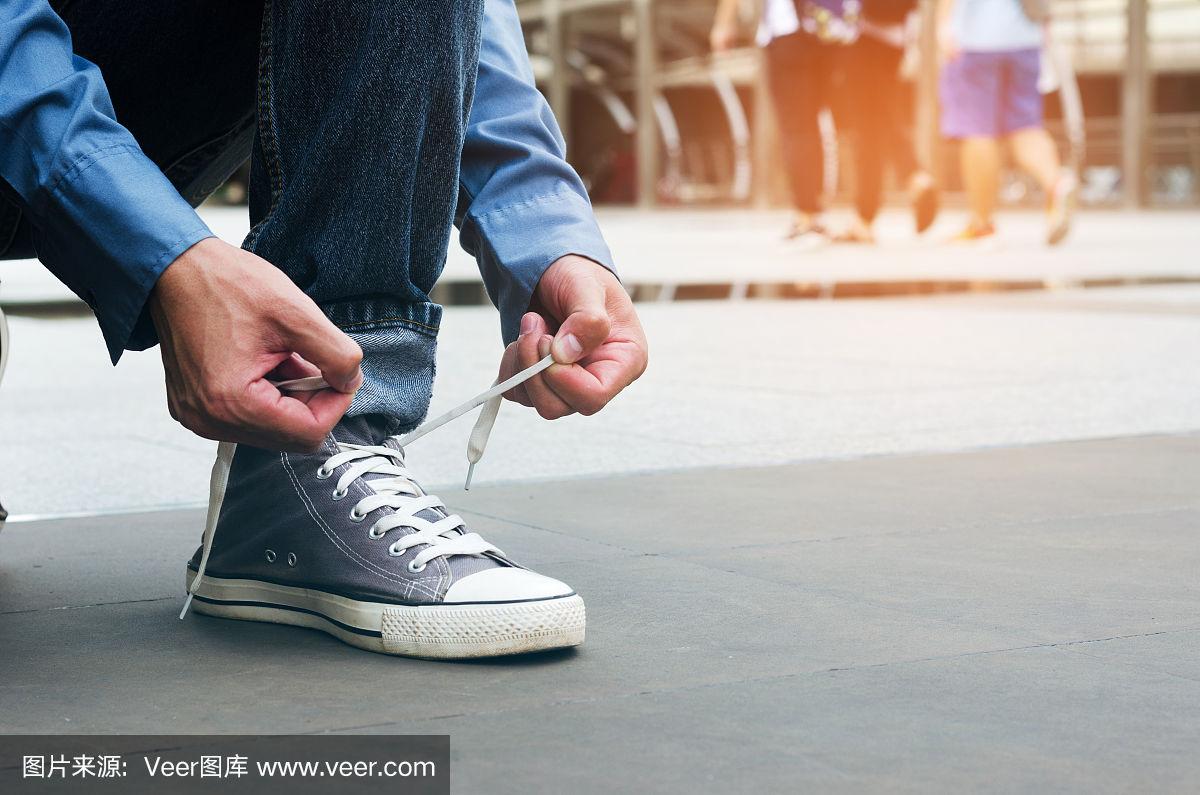 一步步教你掌握最新鞋帶系法技巧