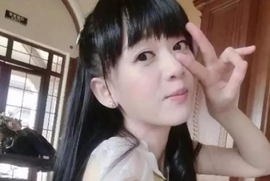 最新裸體舞引領(lǐng)舞蹈熱潮的新風(fēng)尚風(fēng)潮涌動(dòng)