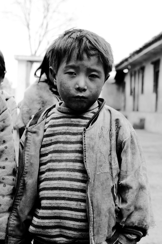 貧困兒童現(xiàn)狀背景與時代地位深度解析